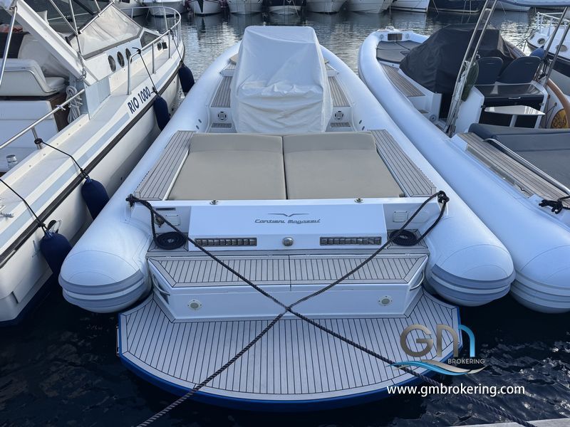 Cantieri Magazzu Striker 990