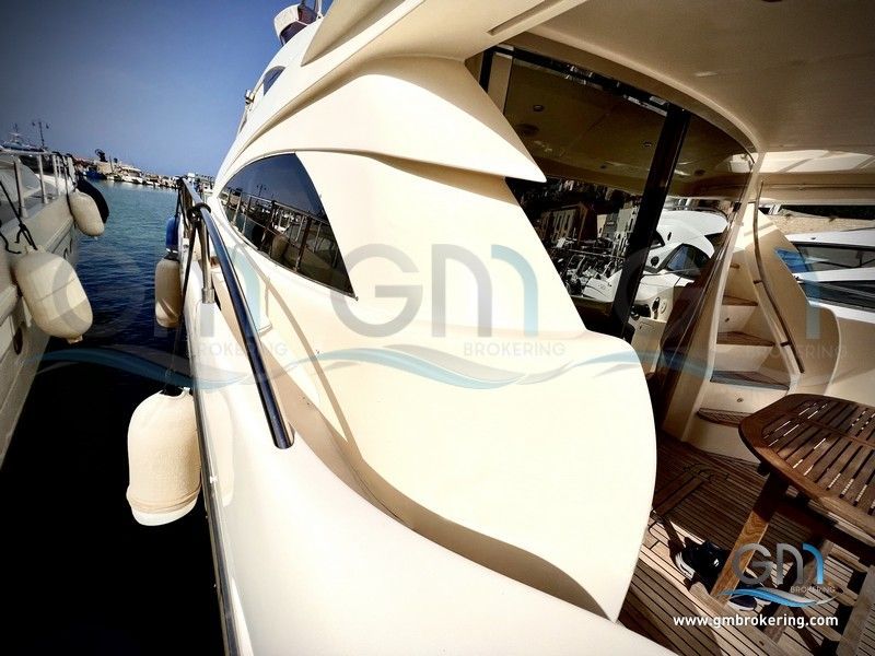 Aicon Yacht 56 Fly